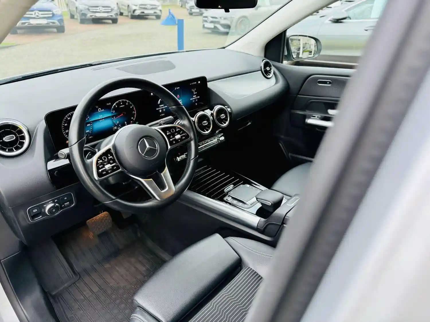 Mercedes-Benz B 200
