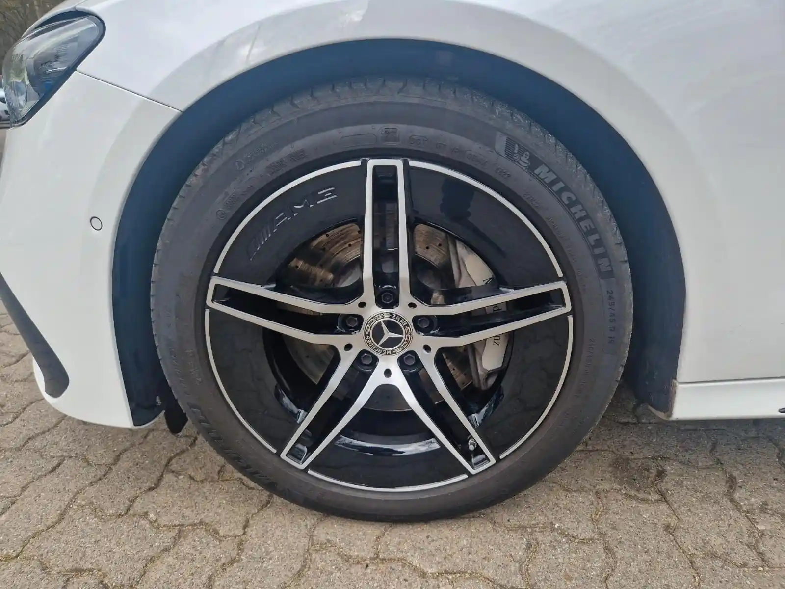 Mercedes-Benz E 220