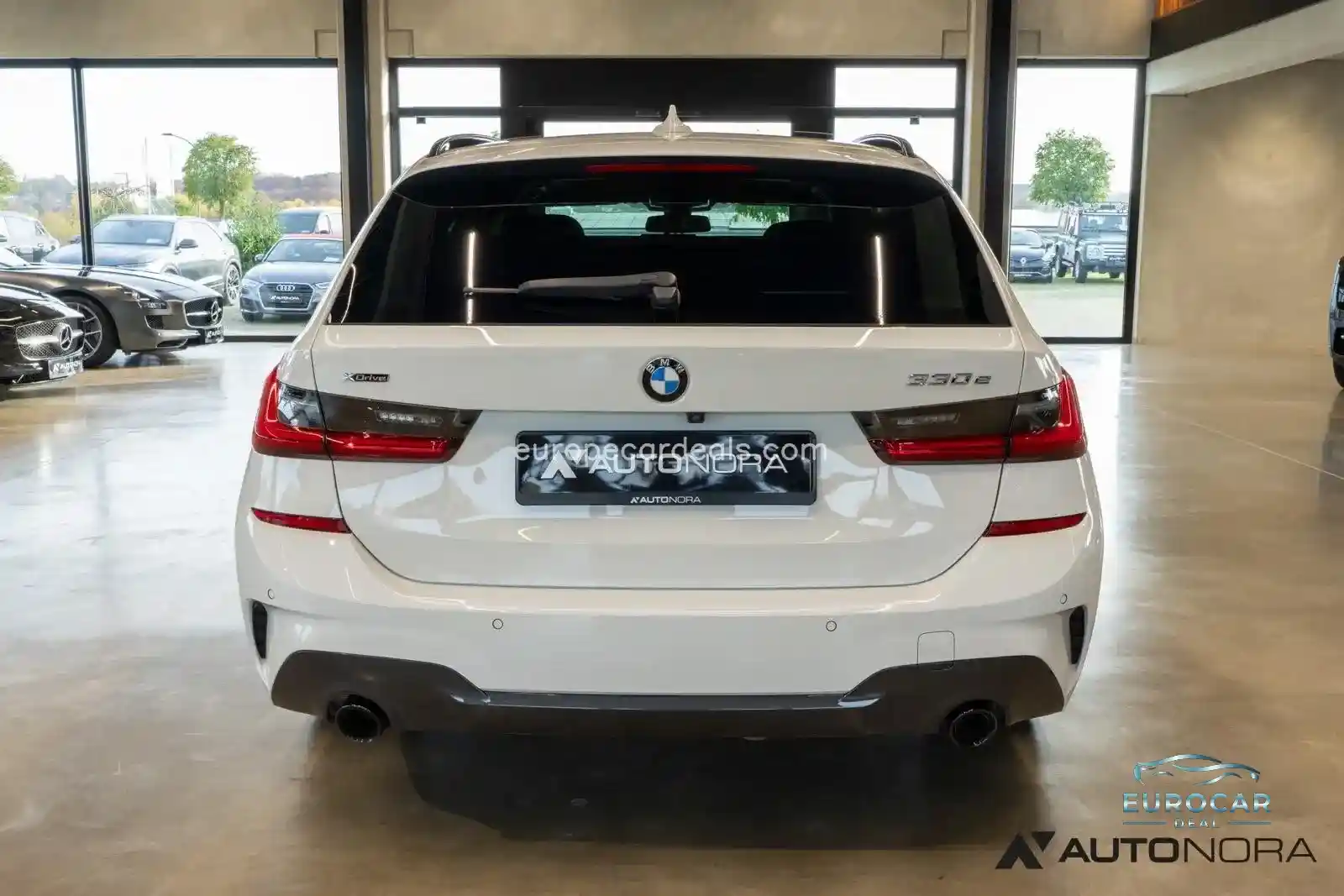 BMW 330