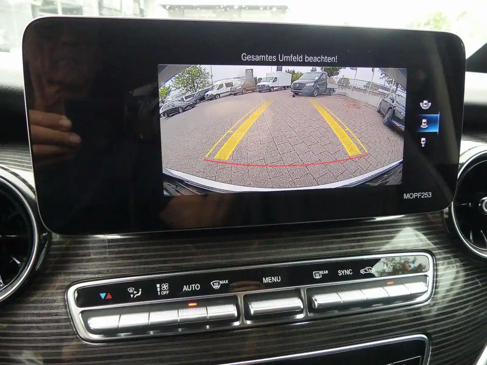 Mercedes-Benz V 250