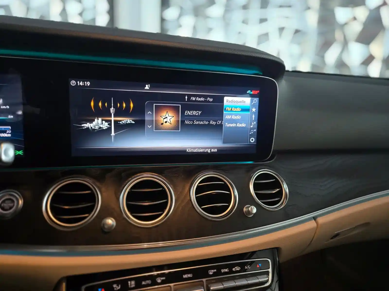 Mercedes-Benz E 220