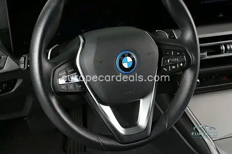 BMW 330