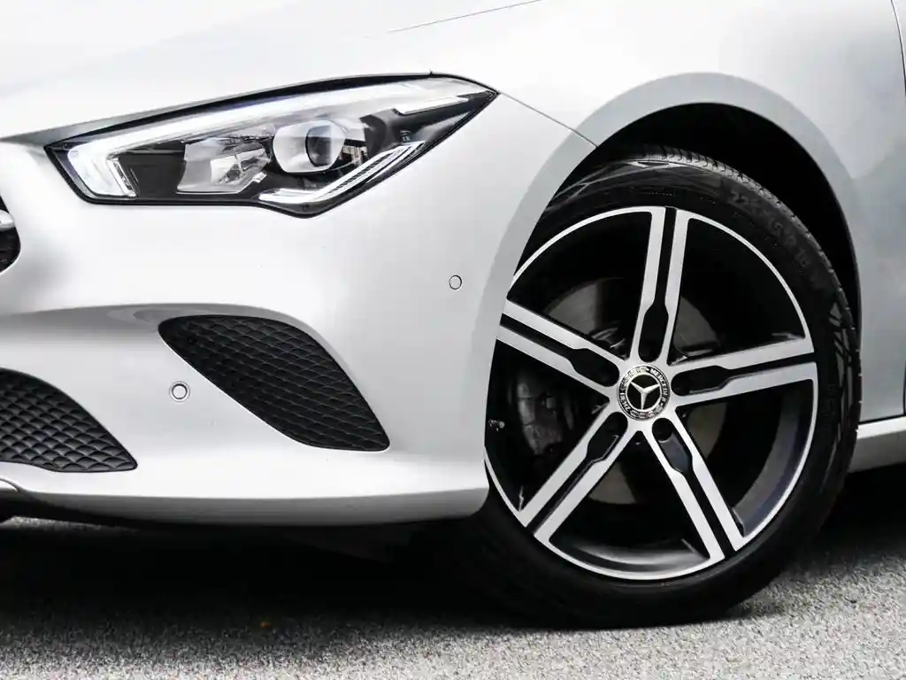 Mercedes-Benz CLA 200 Shooting Brake