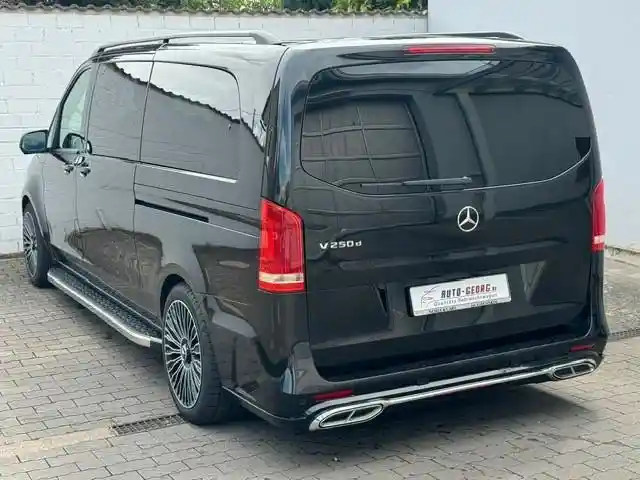 Mercedes-Benz V 220