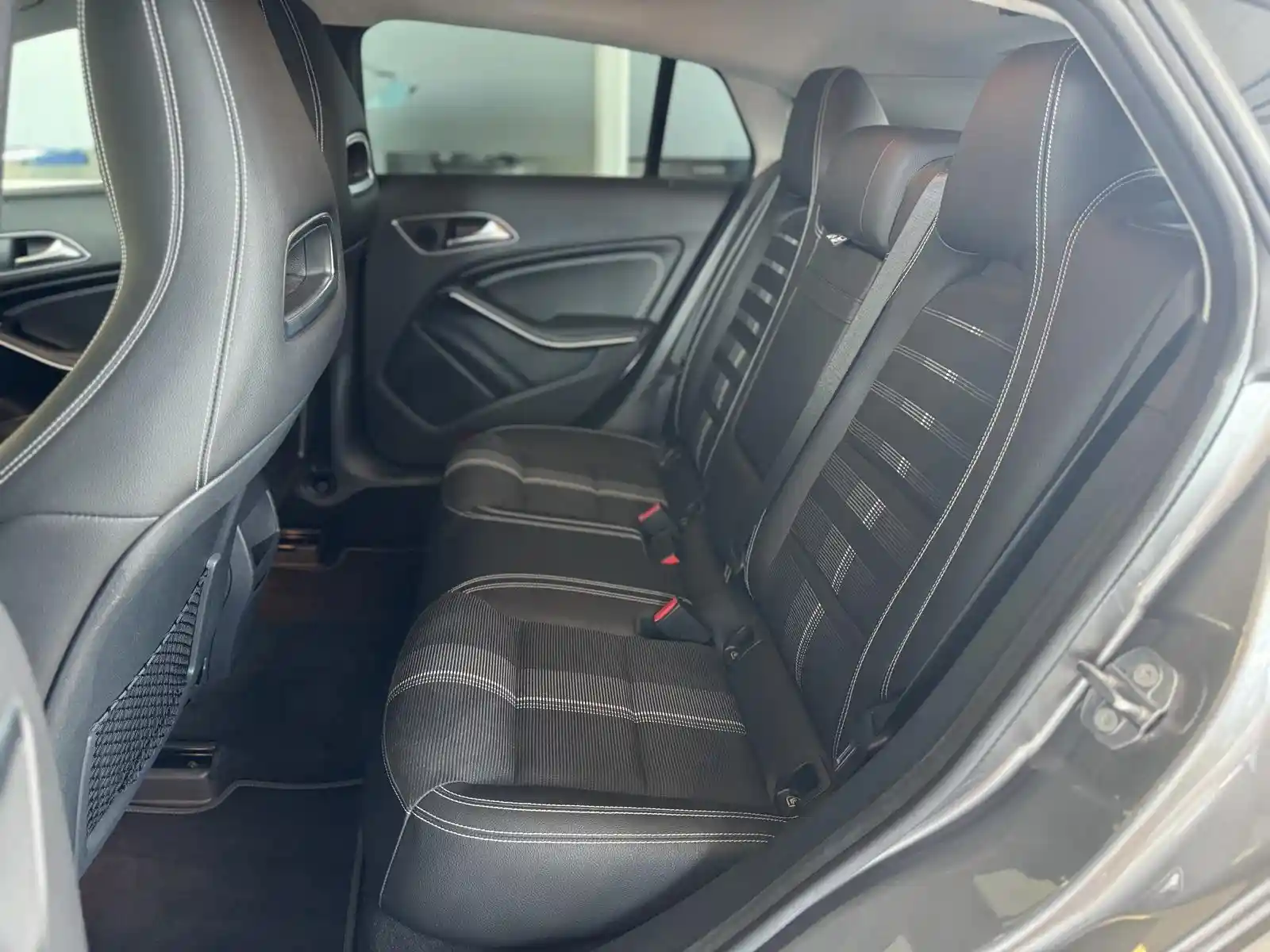 Mercedes-Benz CLA 180