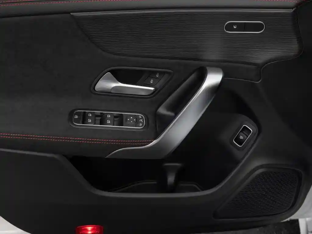 Mercedes-Benz CLA 220