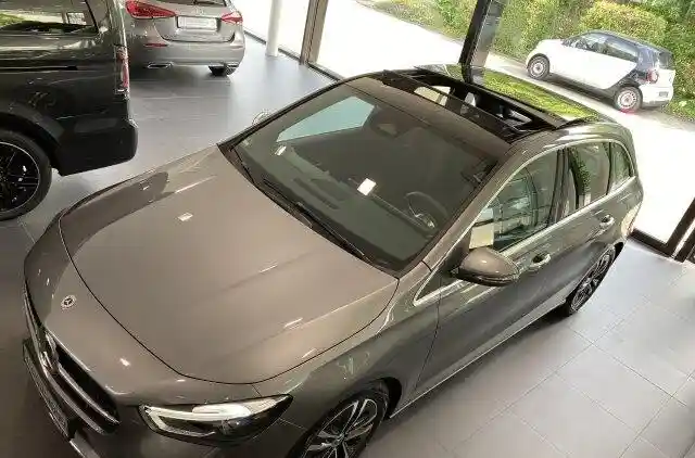 Mercedes-Benz B 200