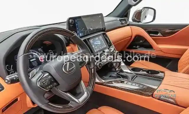Lexus LX 700