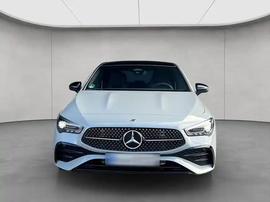 Mercedes-Benz CLA 180