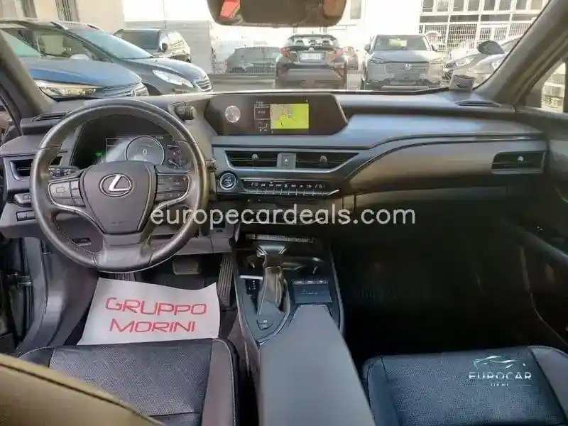 Lexus UX