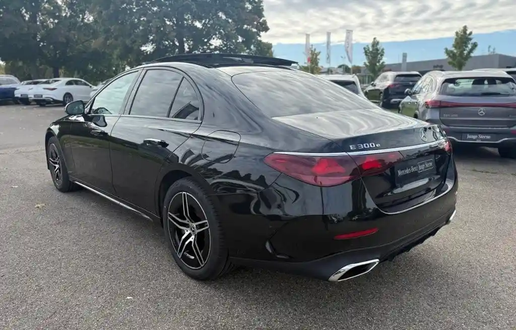 Mercedes-Benz E 300