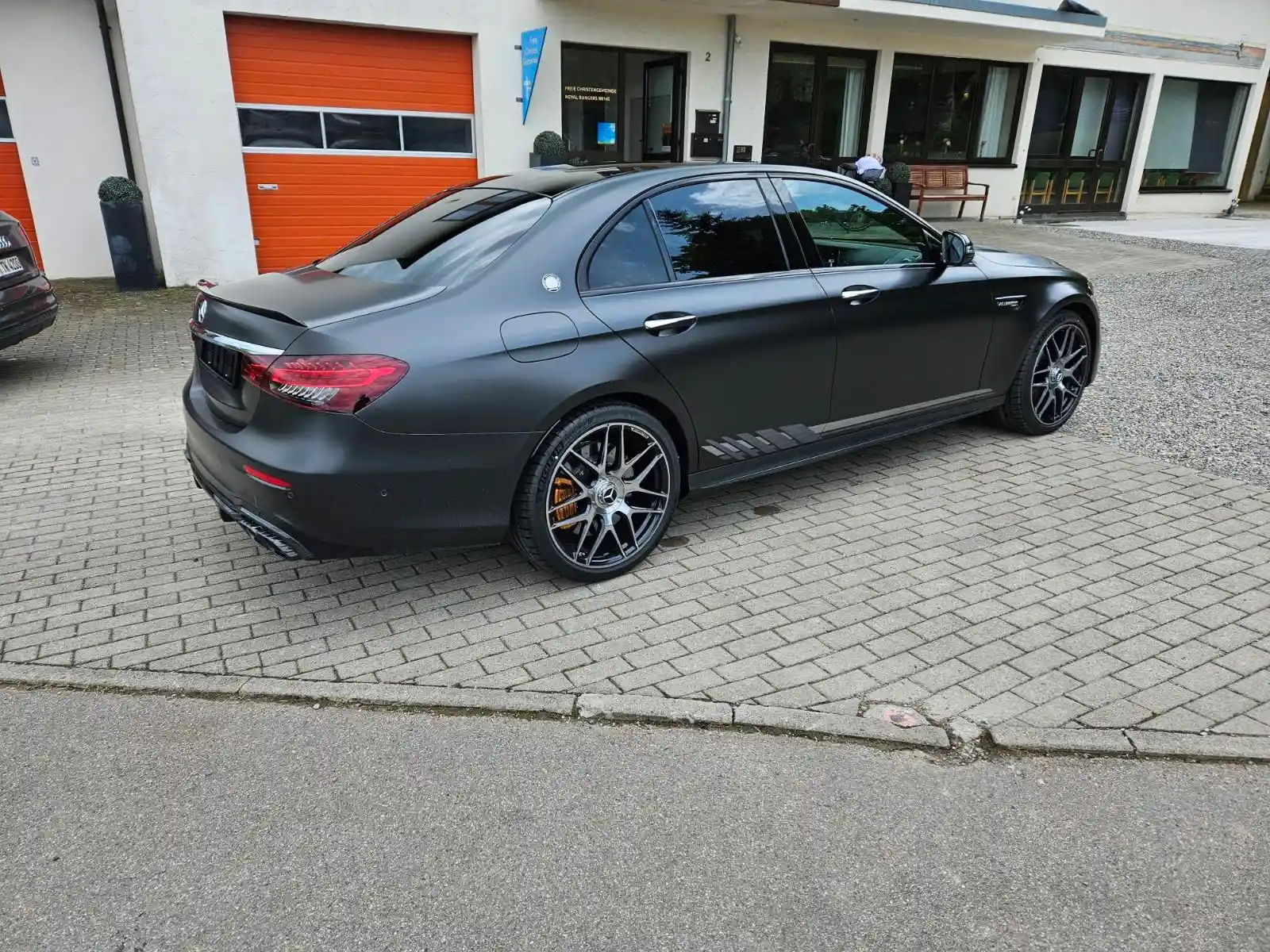 Mercedes-Benz E 63 AMG