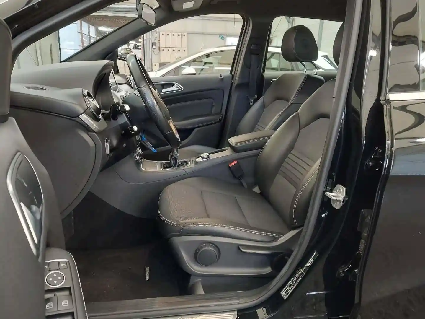 Mercedes-Benz B 200