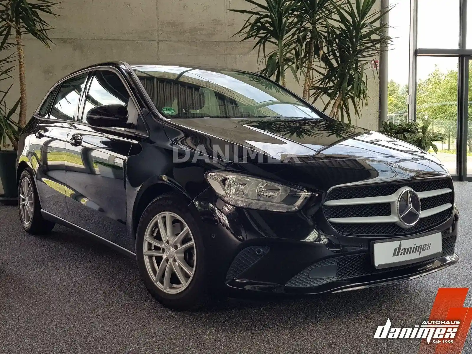 Mercedes-Benz B 200
