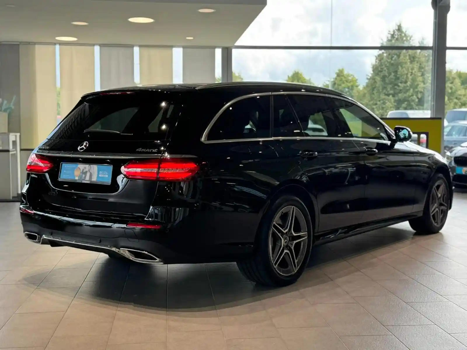 Mercedes-Benz E 300