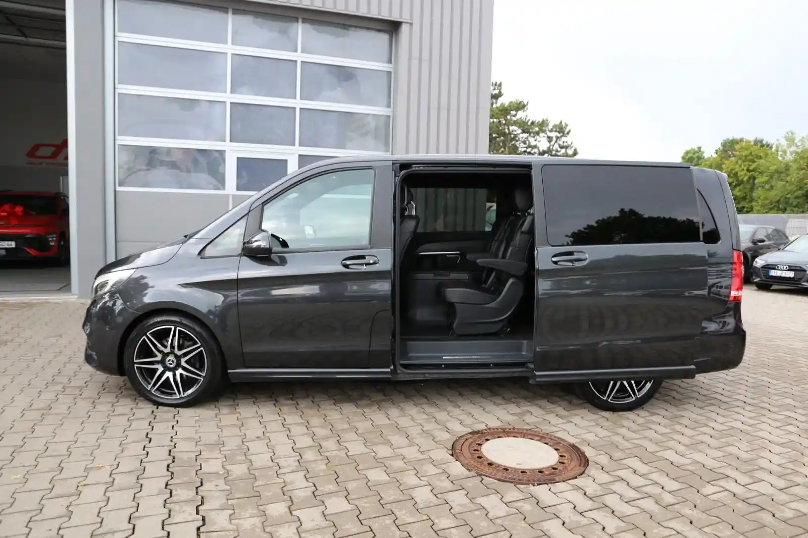 Mercedes-Benz V 220