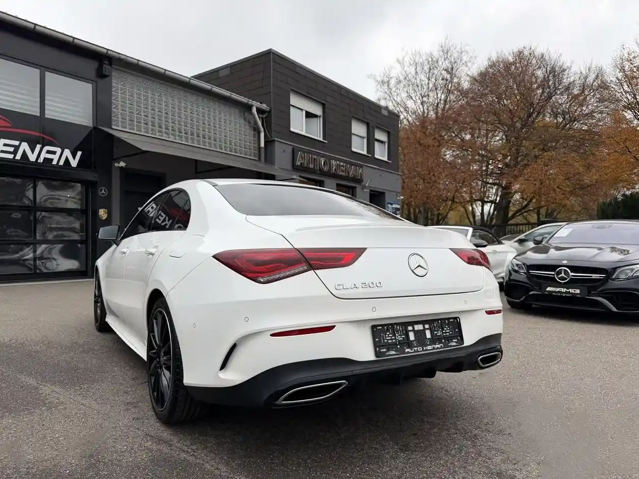 Mercedes-Benz CLA 200