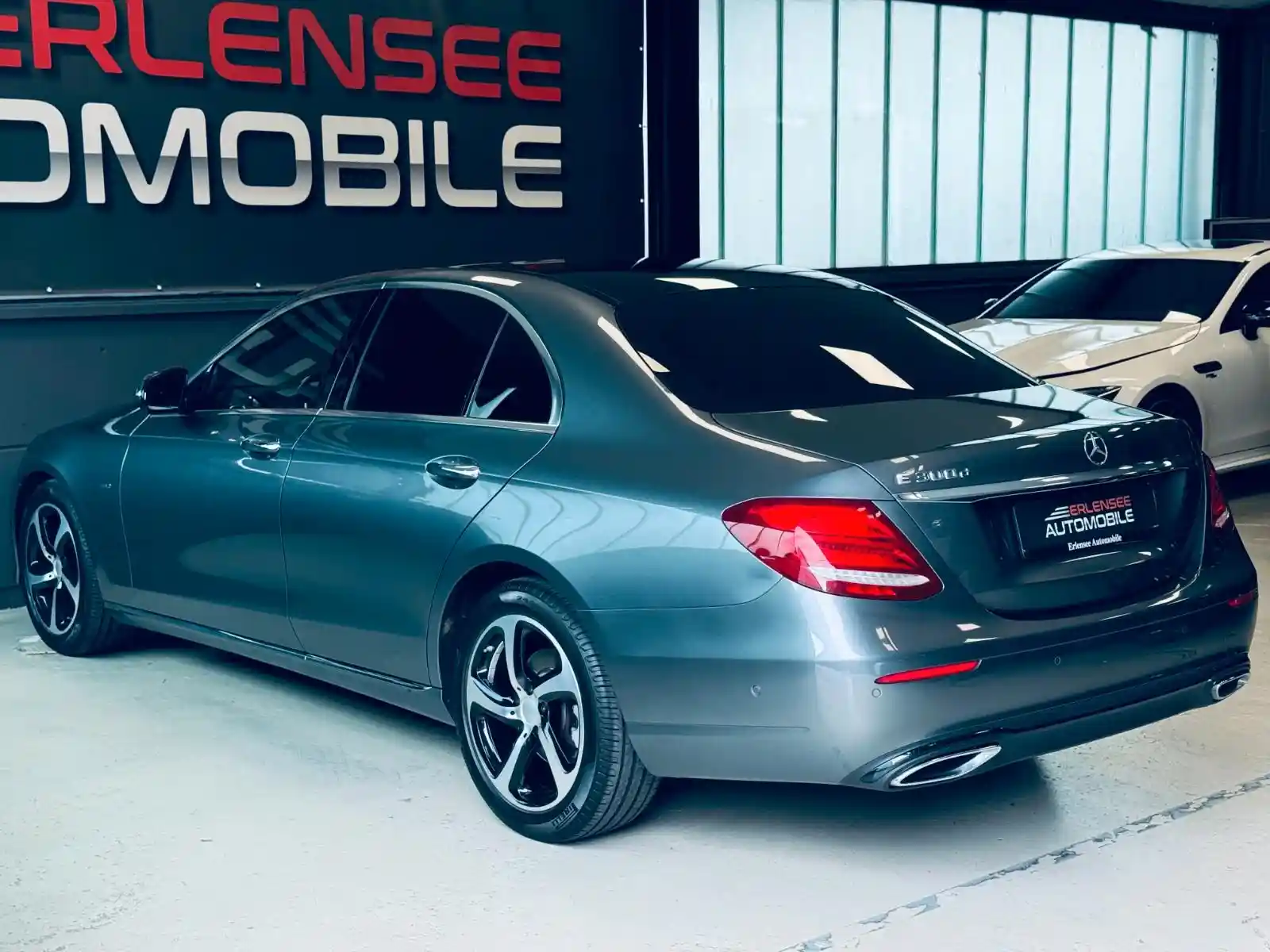 Mercedes-Benz E 300