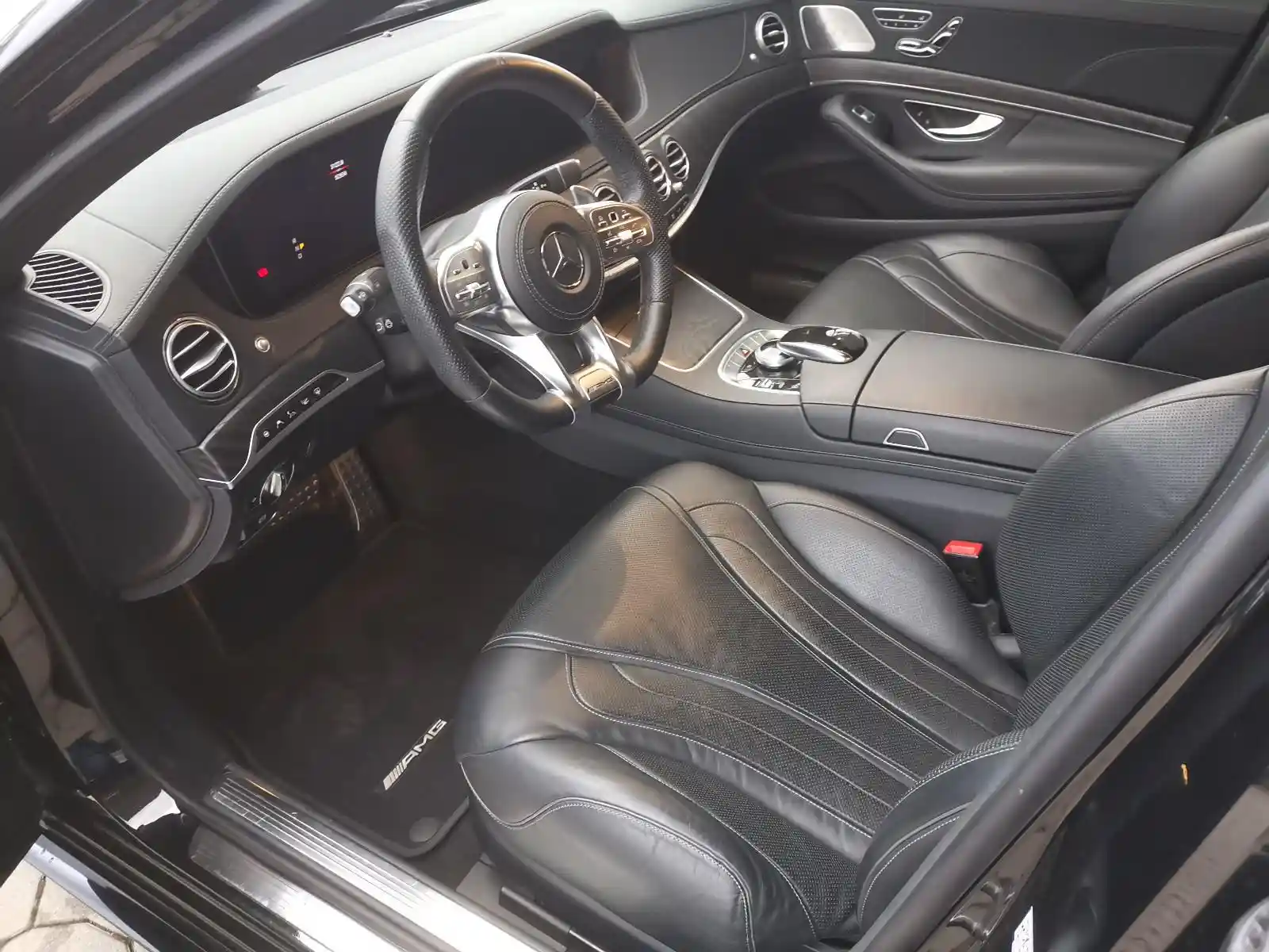 Mercedes-Benz S 560