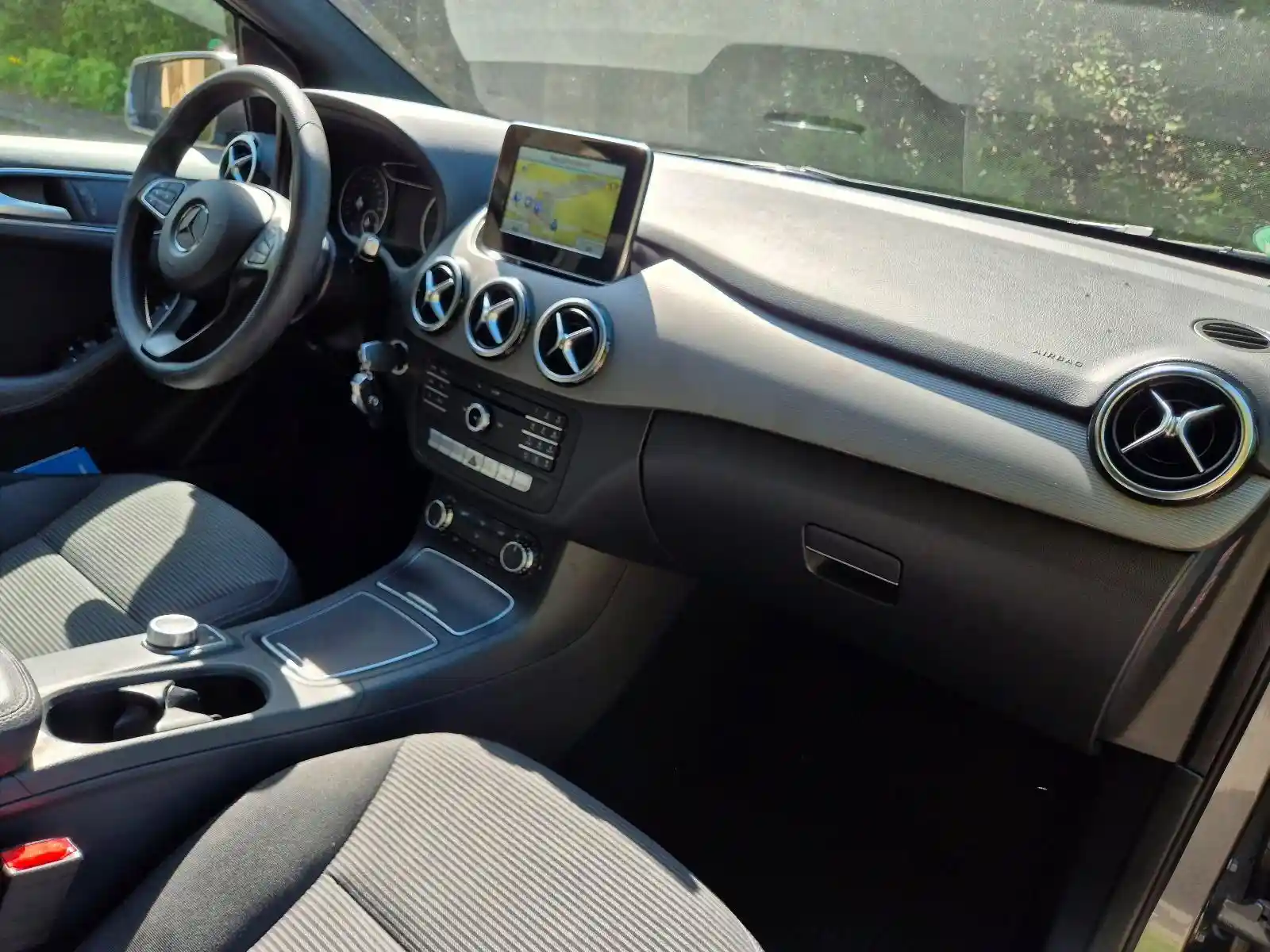Mercedes-Benz B 200