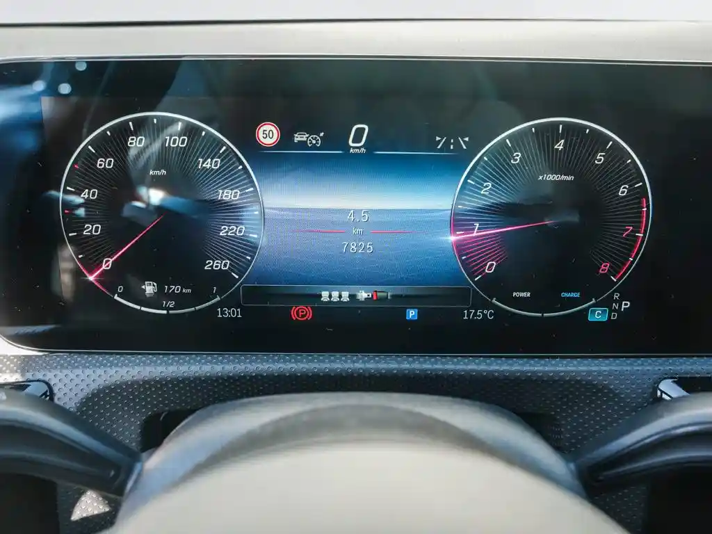 Mercedes-Benz CLA 200