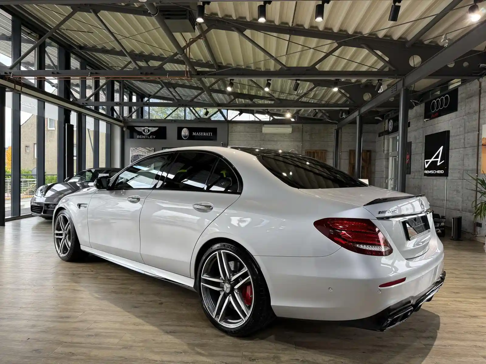 Mercedes-Benz E 63 AMG