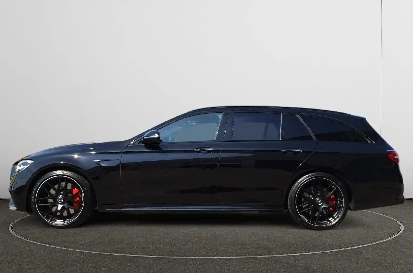 Mercedes-Benz E 63 AMG