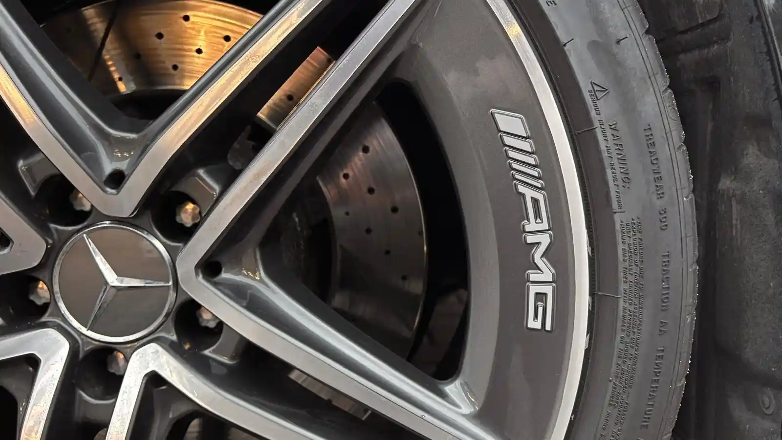 Mercedes-Benz E 63 AMG