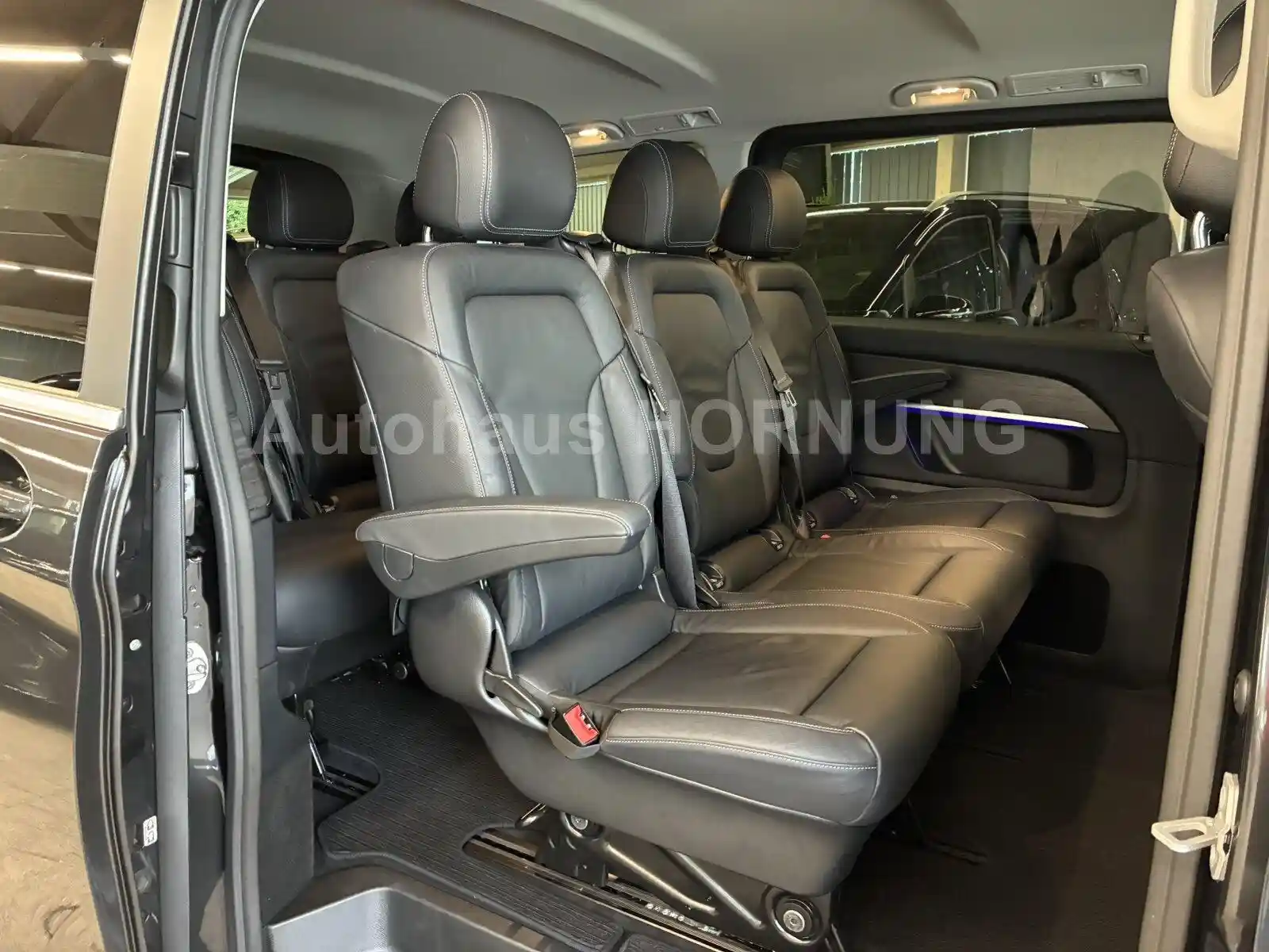 Mercedes-Benz V 220