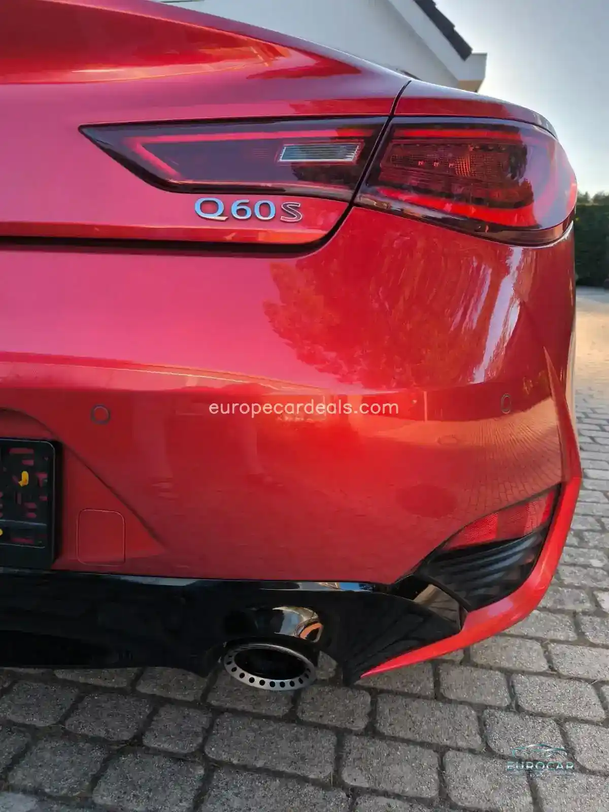 Infiniti Q60