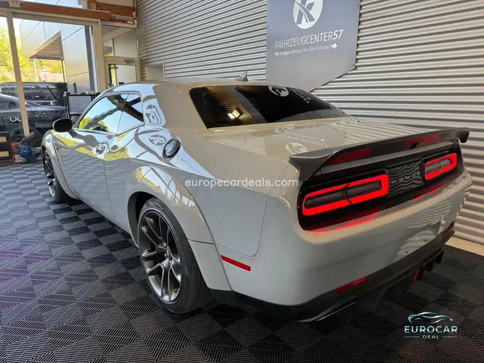 Dodge Challenger