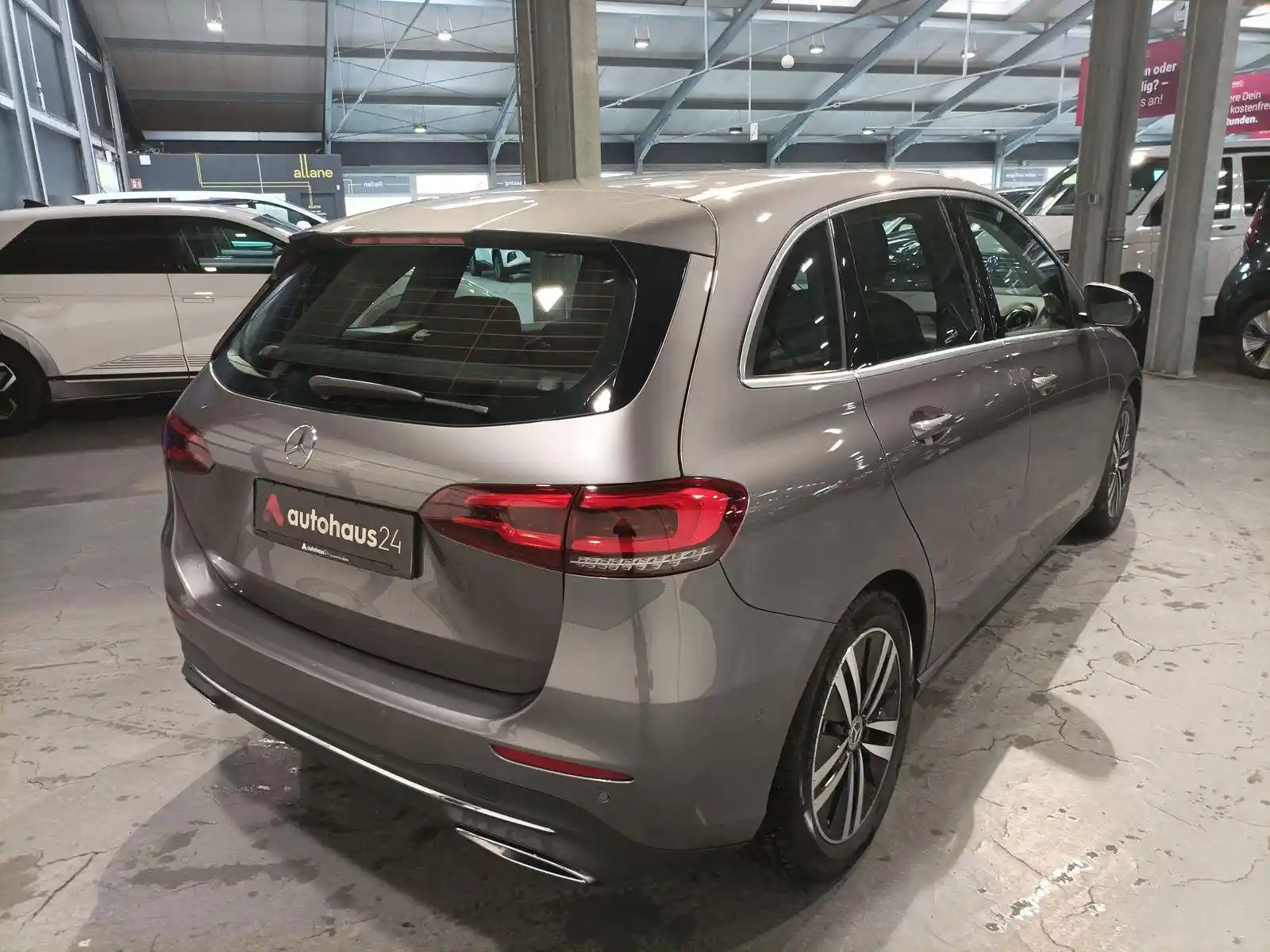 Mercedes-Benz B 220