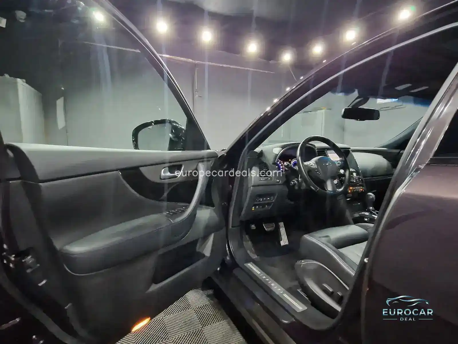 Infiniti QX70