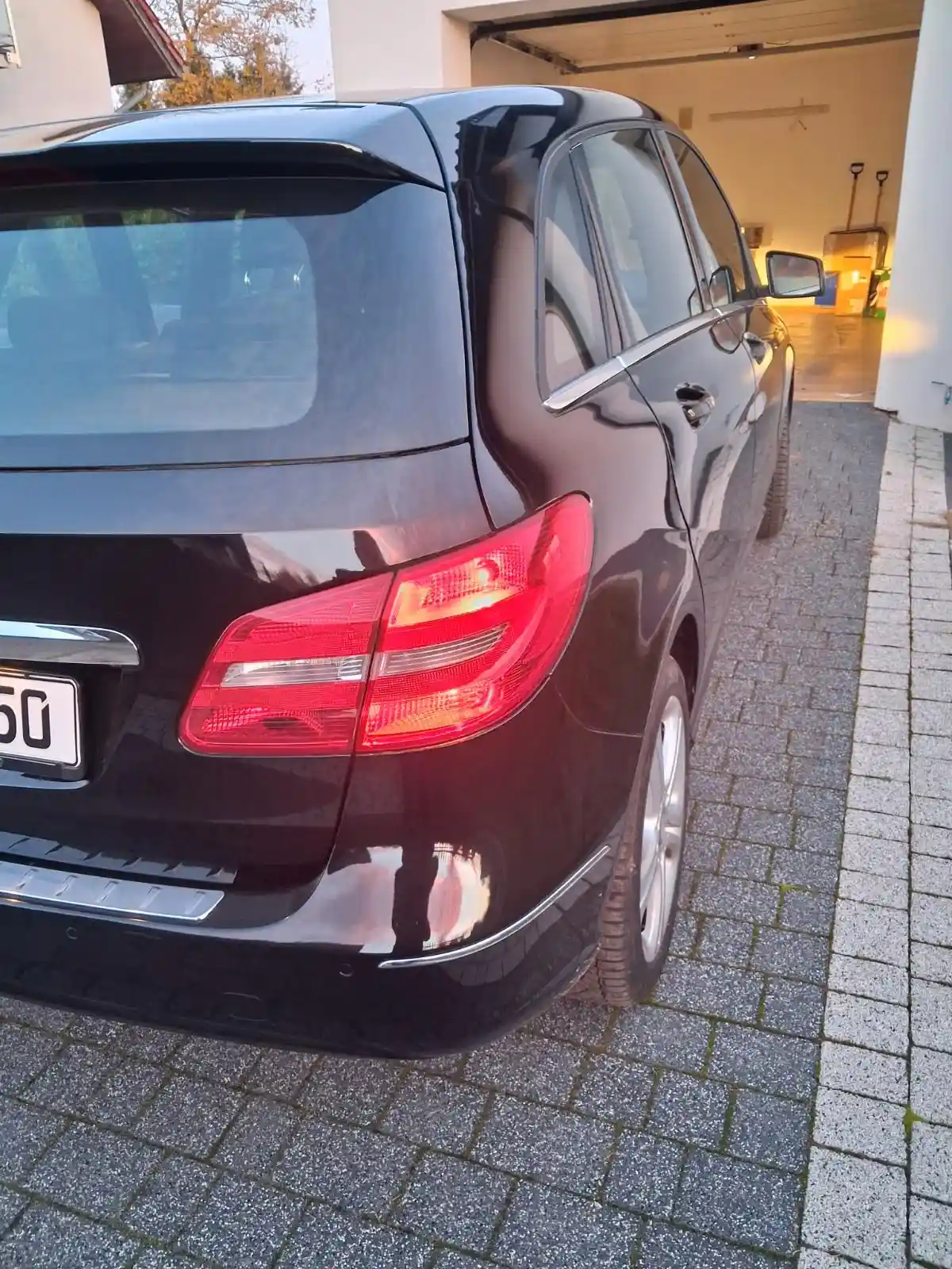 Mercedes-Benz B 180