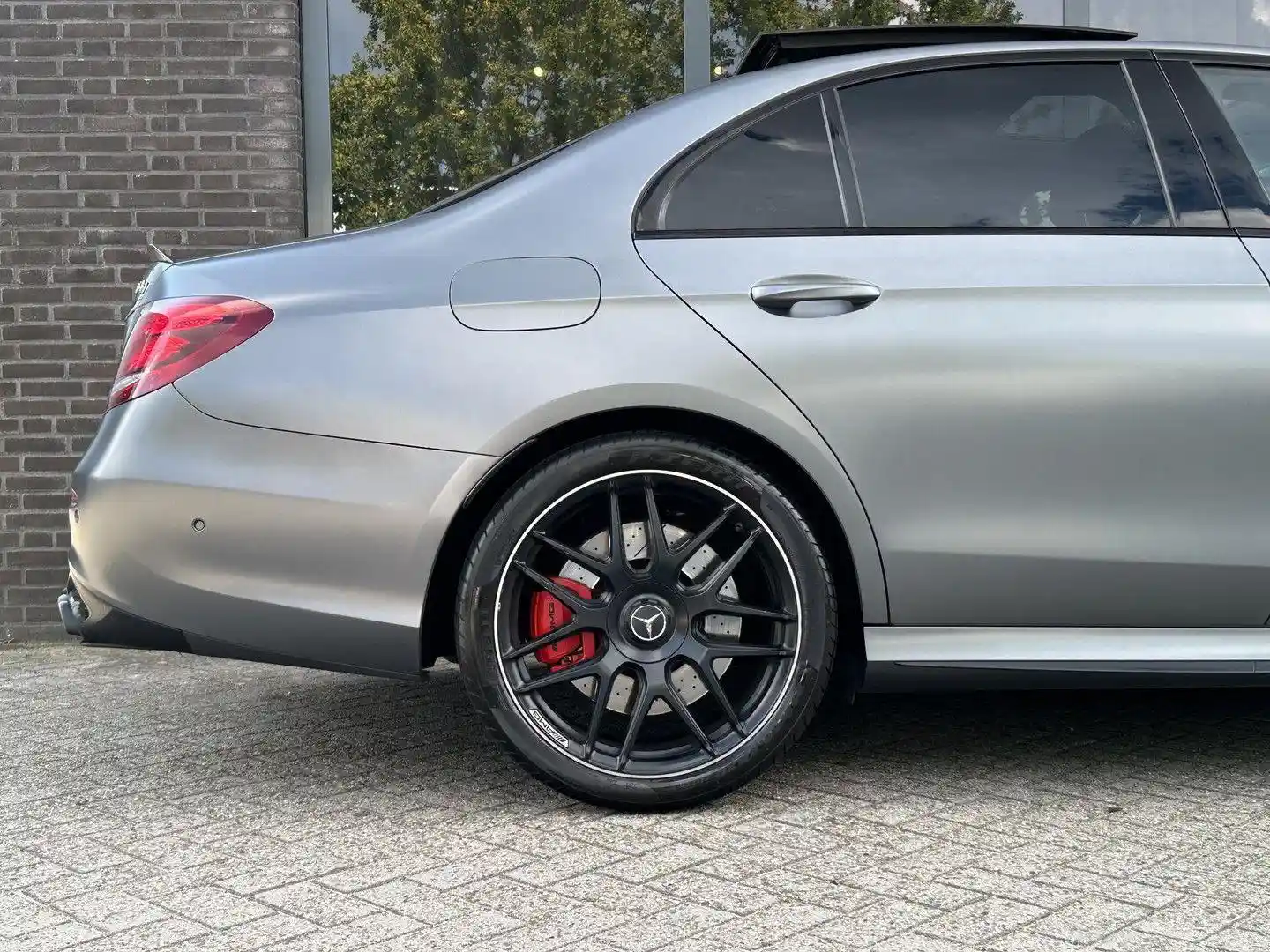 Mercedes-Benz E 63 AMG