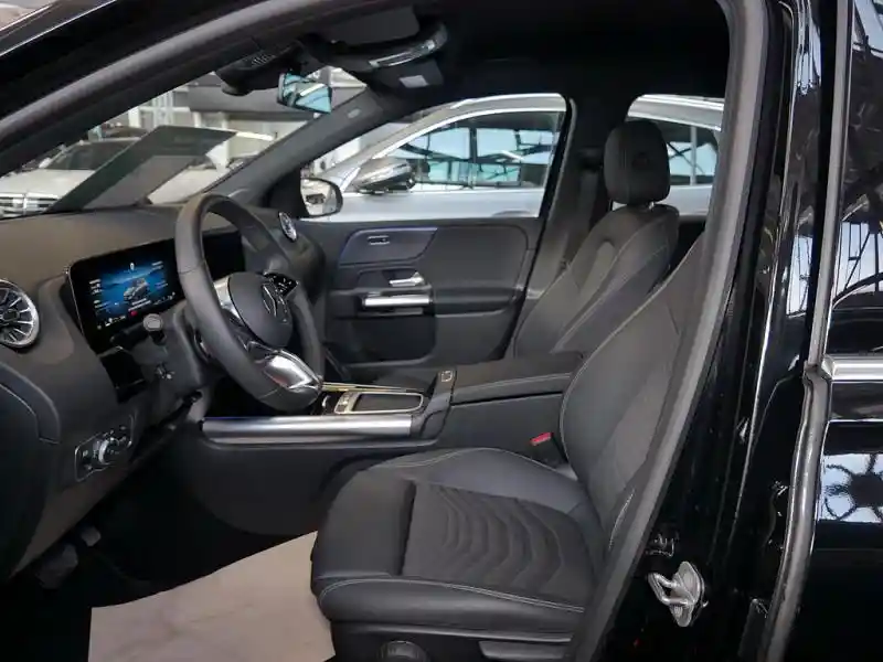 Mercedes-Benz B 220