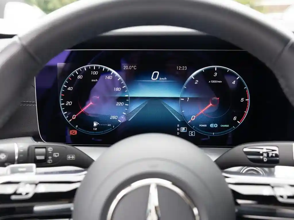 Mercedes-Benz E 220