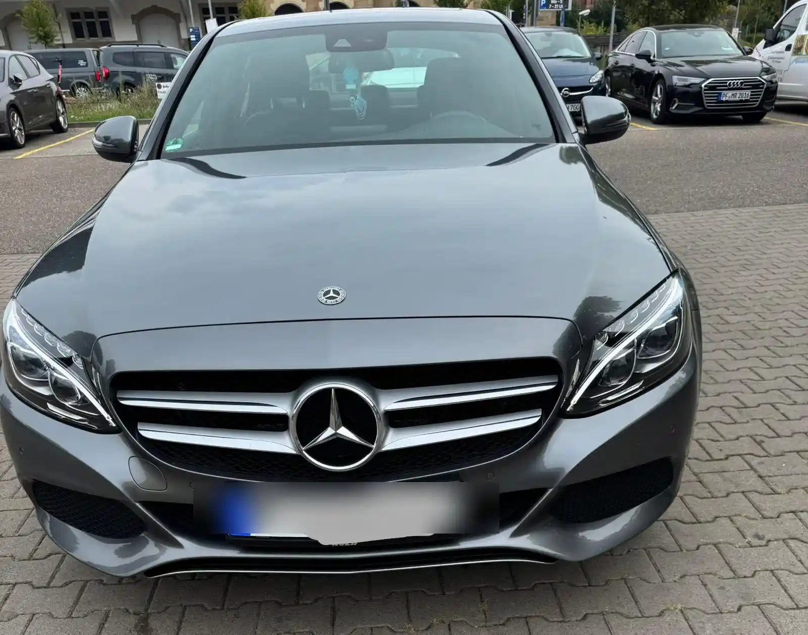 Mercedes-Benz E 200
