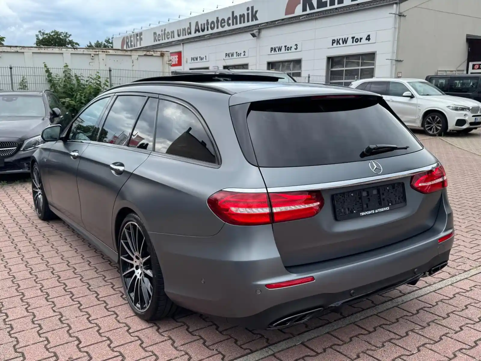 Mercedes-Benz E 400