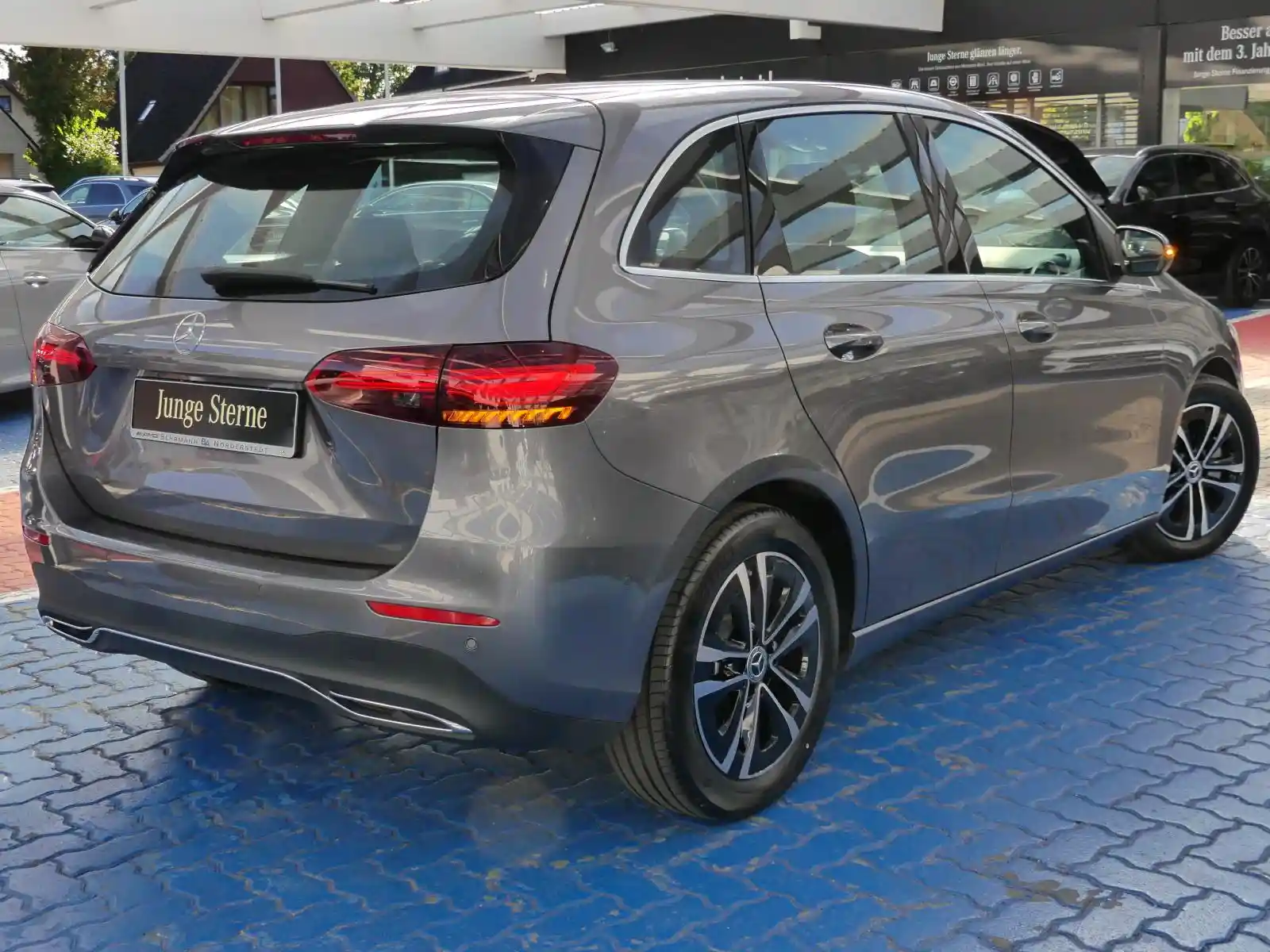 Mercedes-Benz B 200