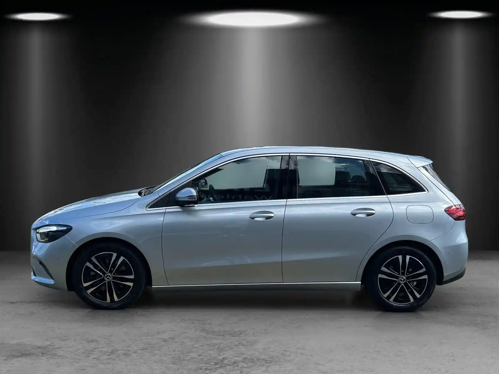 Mercedes-Benz B 220