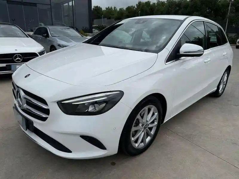 Mercedes-Benz B 200