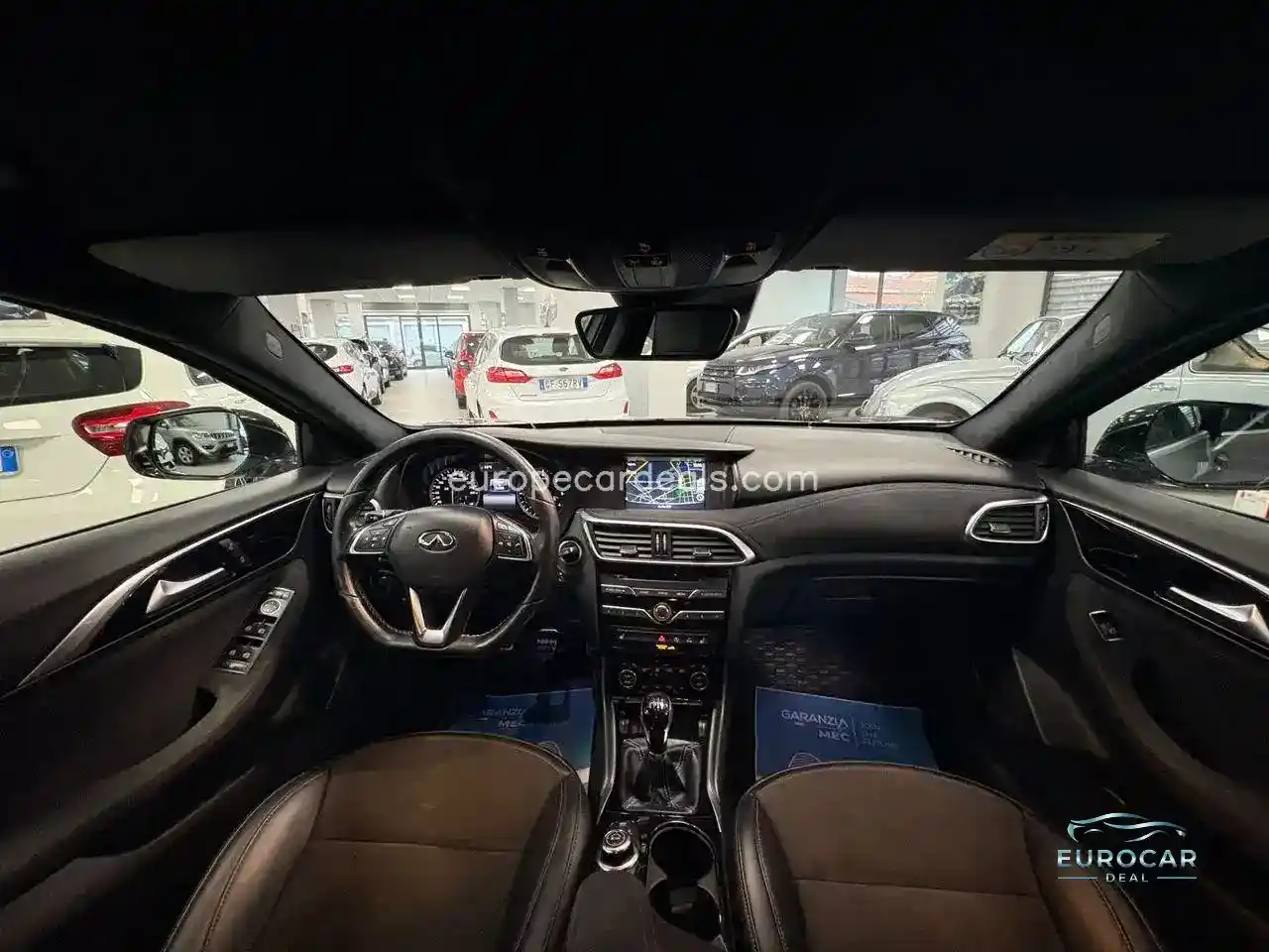 Infiniti Q30
