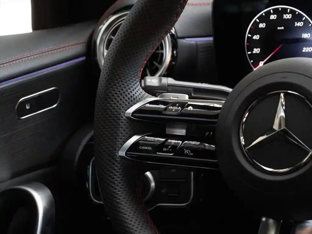 Mercedes-Benz CLA 220