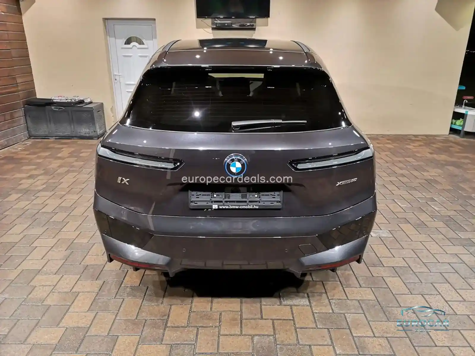 BMW iX