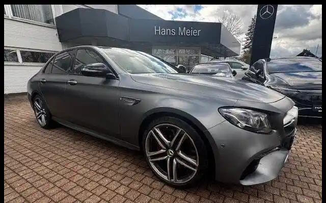 Mercedes-Benz E 63 AMG