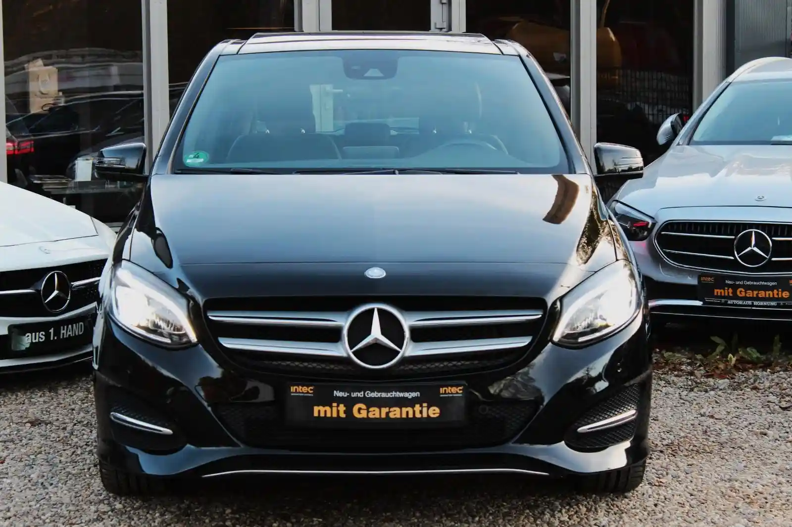 Mercedes-Benz B 180