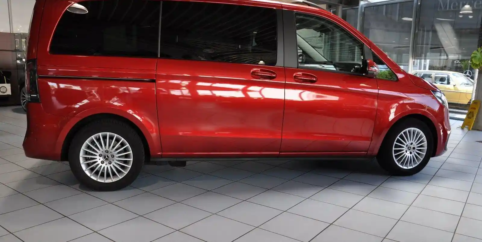 Mercedes-Benz V 250