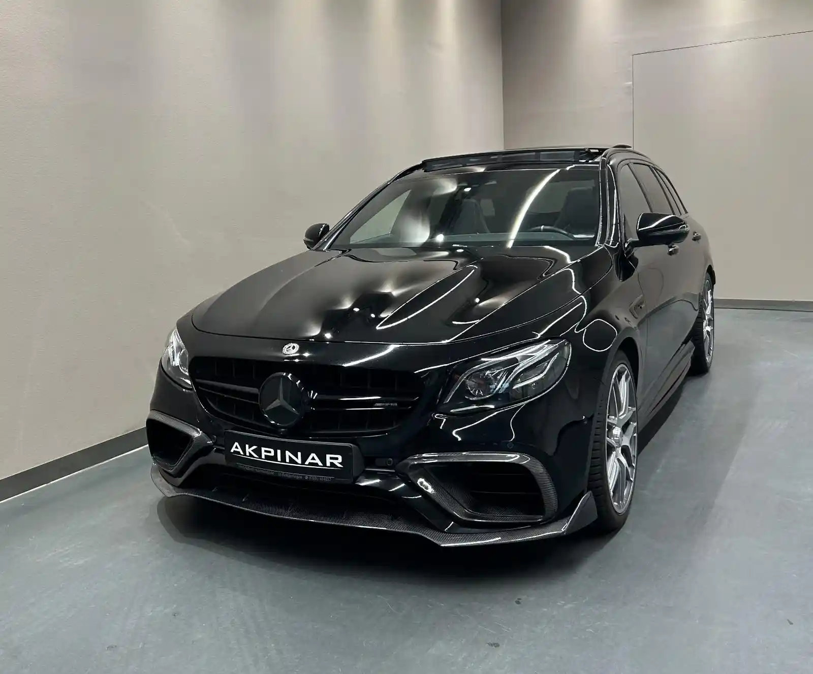 Mercedes-Benz E 63 AMG