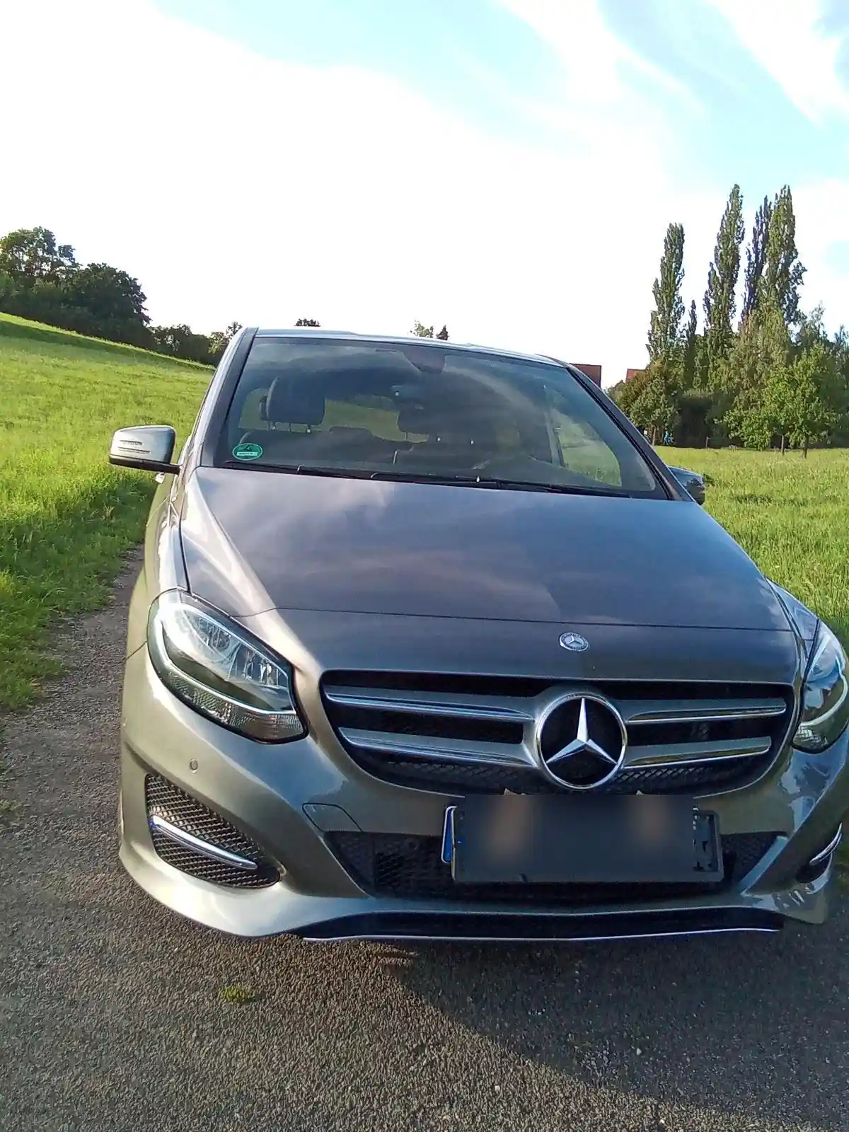 Mercedes-Benz B 180